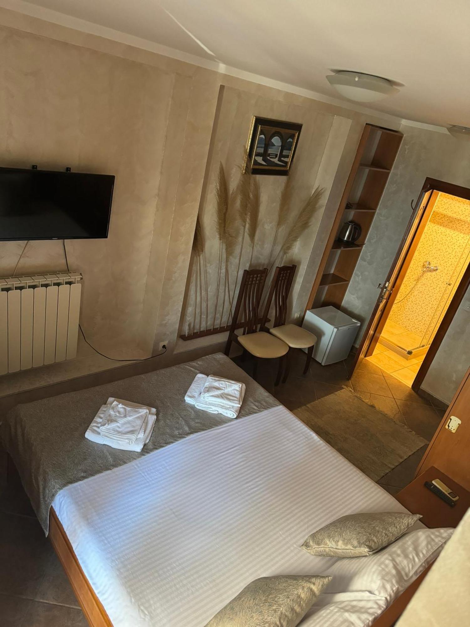 Hotel Anderba คราซิชิ ภายนอก รูปภาพ