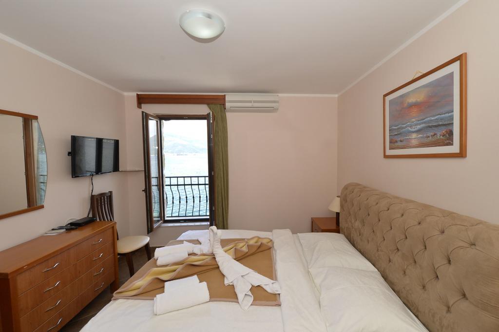 Hotel Anderba คราซิชิ ภายนอก รูปภาพ