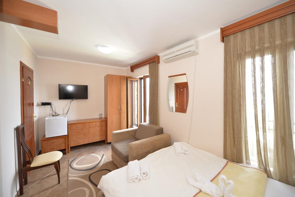 Hotel Anderba คราซิชิ ภายนอก รูปภาพ